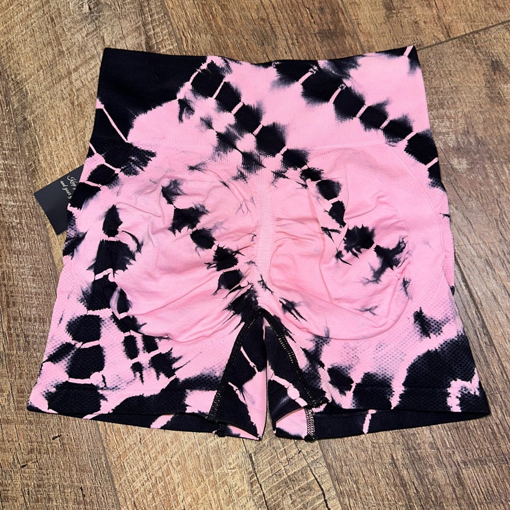 Babycakes Scrunch Shorts
